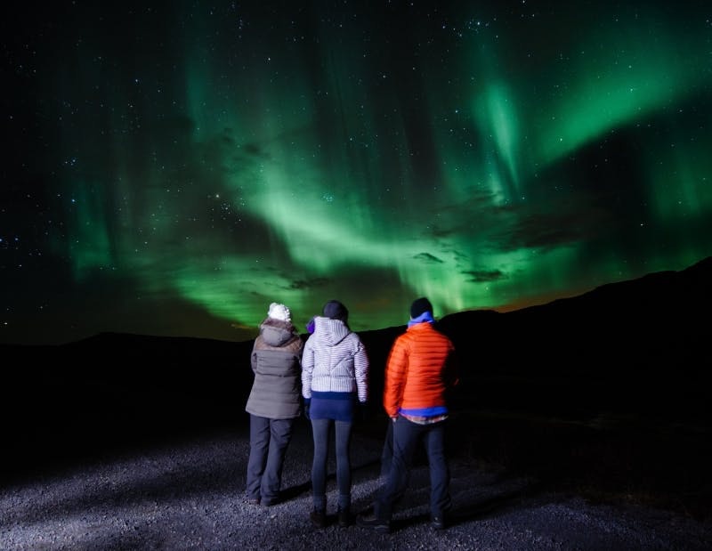 ¿Dónde se producen las auroras boreales ?